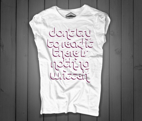 to read it t-shirt donna con scritta don't try to read it there is nothing written